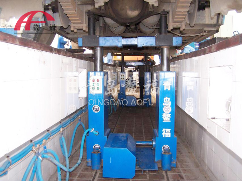 地溝舉升機(jī)