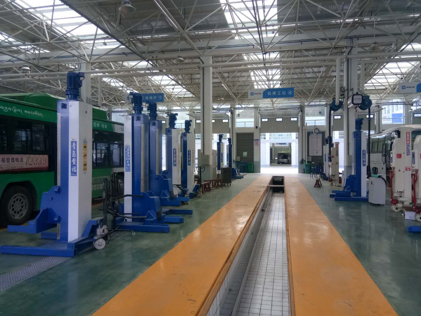 舉升機(jī) 舉升機(jī)