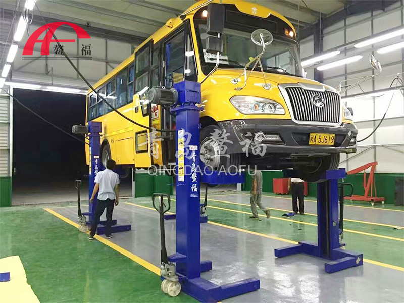 校車維修舉升機(jī)案例（10噸）