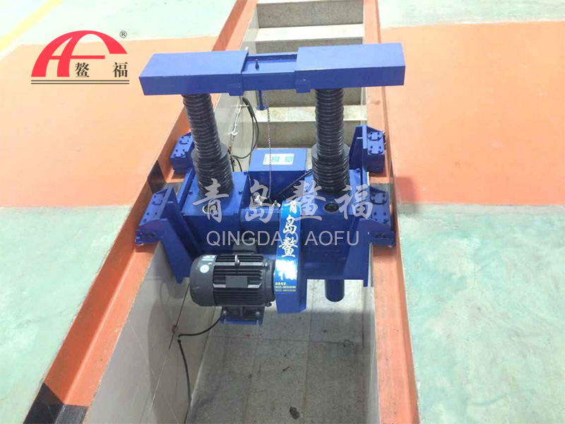 掛壁地溝舉升機案例