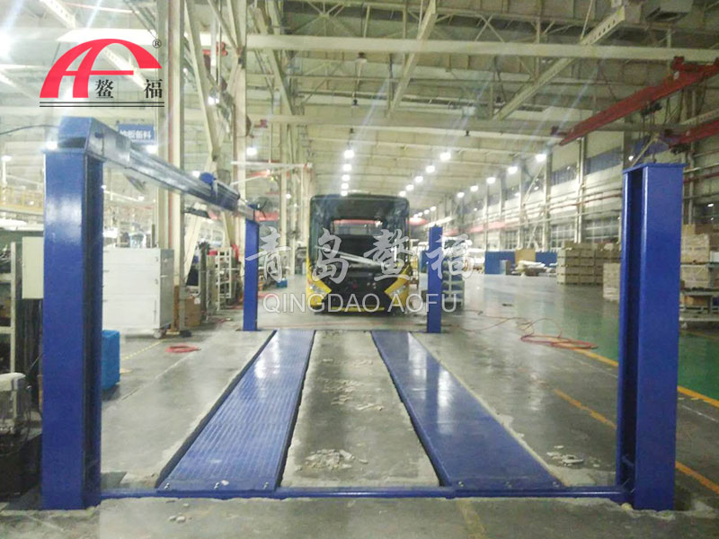 無錫特種設(shè)備車輛有限公司12噸四柱