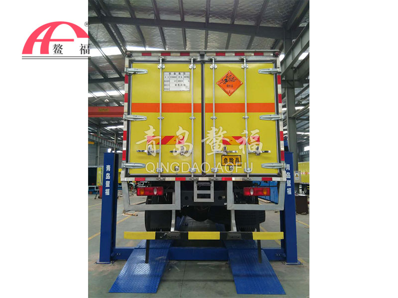 浙江路捷順汽車廠-8噸四柱
