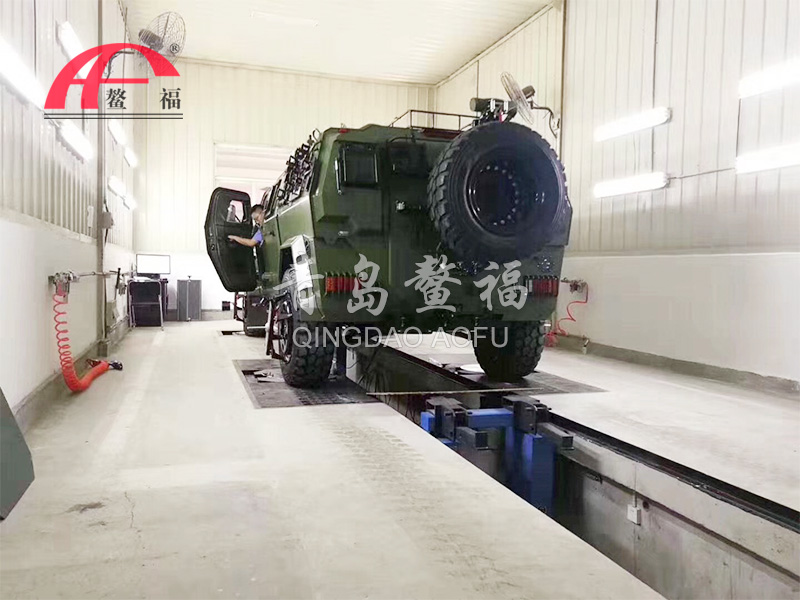 軍隊(duì)車輛維修舉升案例