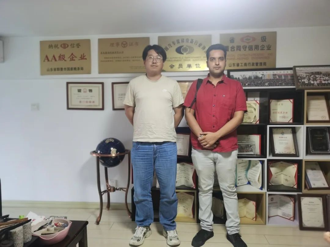 舉升機(jī)