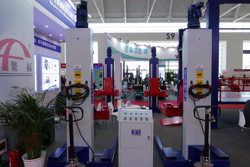舉升機(jī)