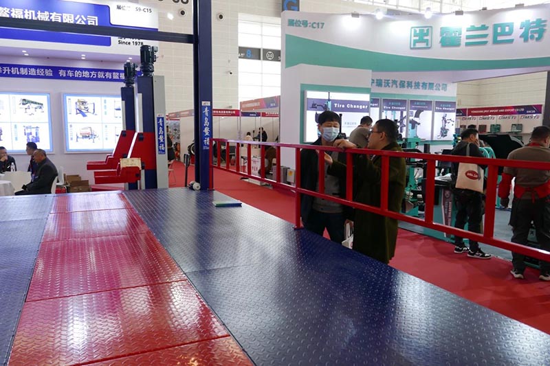 舉升機(jī)