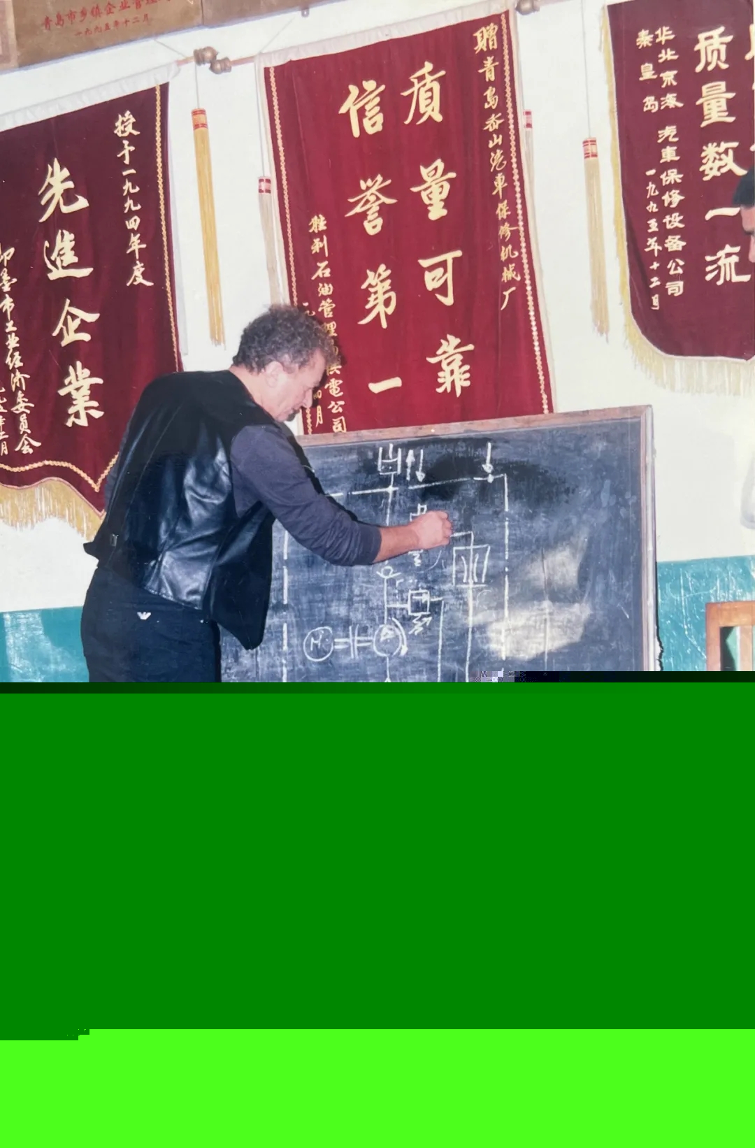 國內(nèi)首臺(tái)橫梁舉升機(jī)