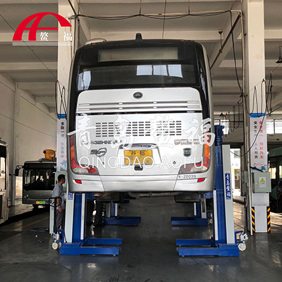 抱胎舉升機(jī)